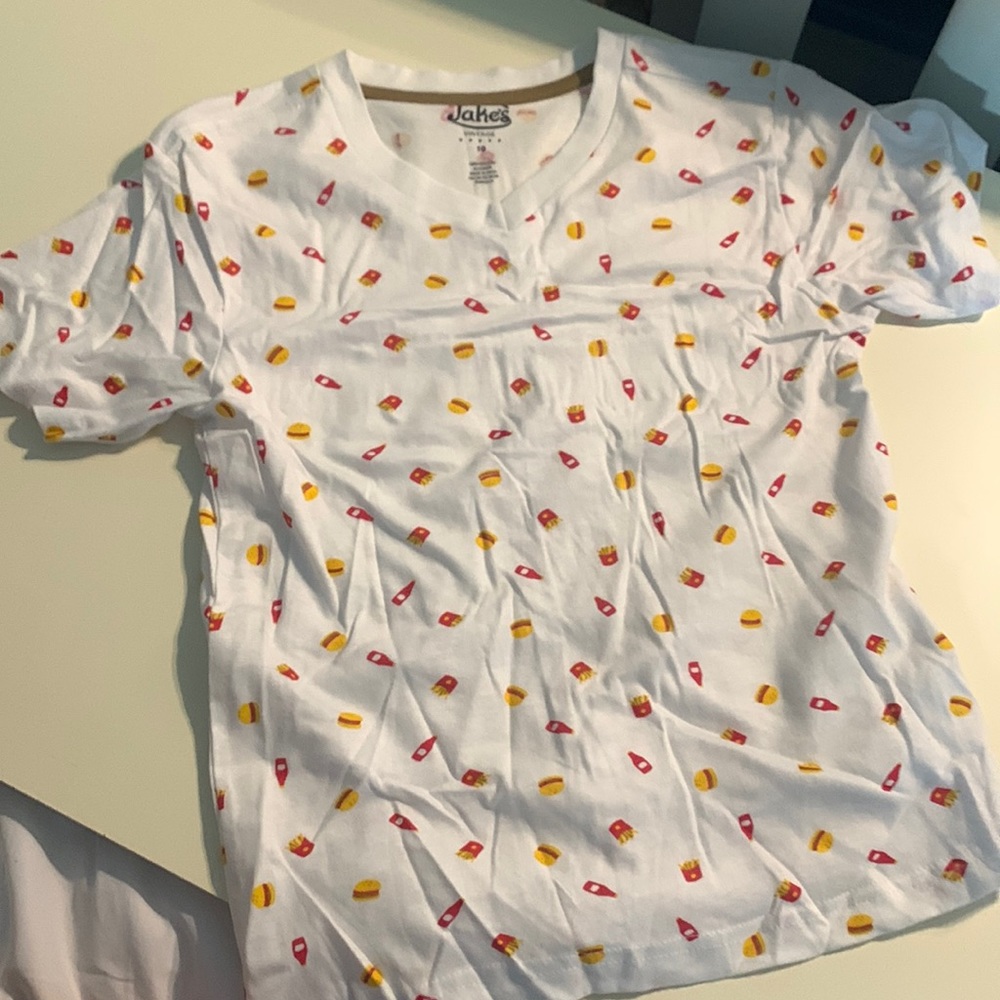 🟡2/$15⭐️French fries, hamburger and ketchup tshirt